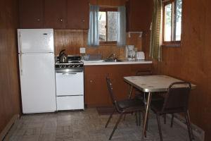 Cottage 6 - kitchen area